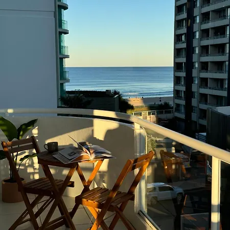 Surfers Paradise - Beachfront Apartment Gold Coast Exterior photo