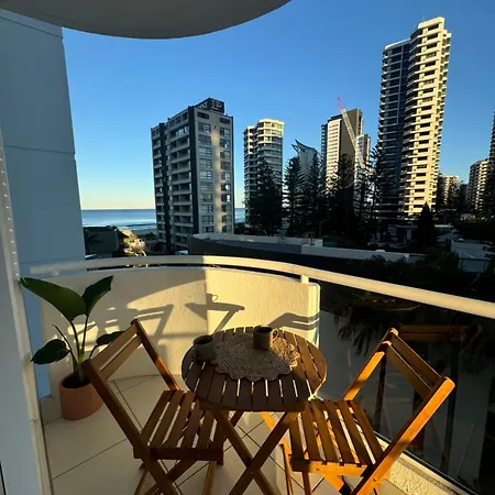 Surfers Paradise - Beachfront Apartment Gold Coast Exterior photo