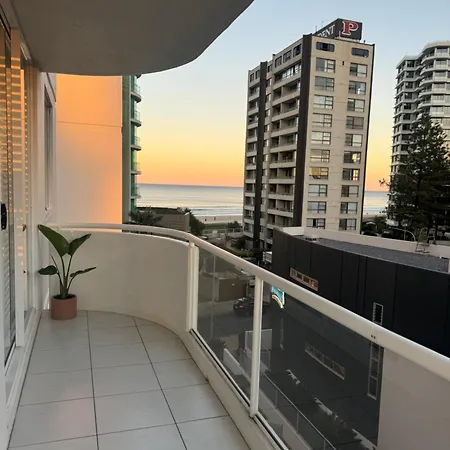 Surfers Paradise - Beachfront Apartment Gold Coast Exterior photo